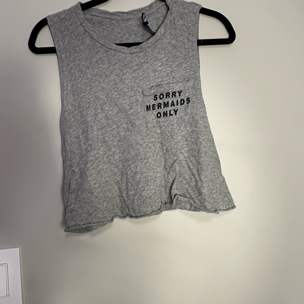 Forever 21 Gray Crop Top with Fun Print